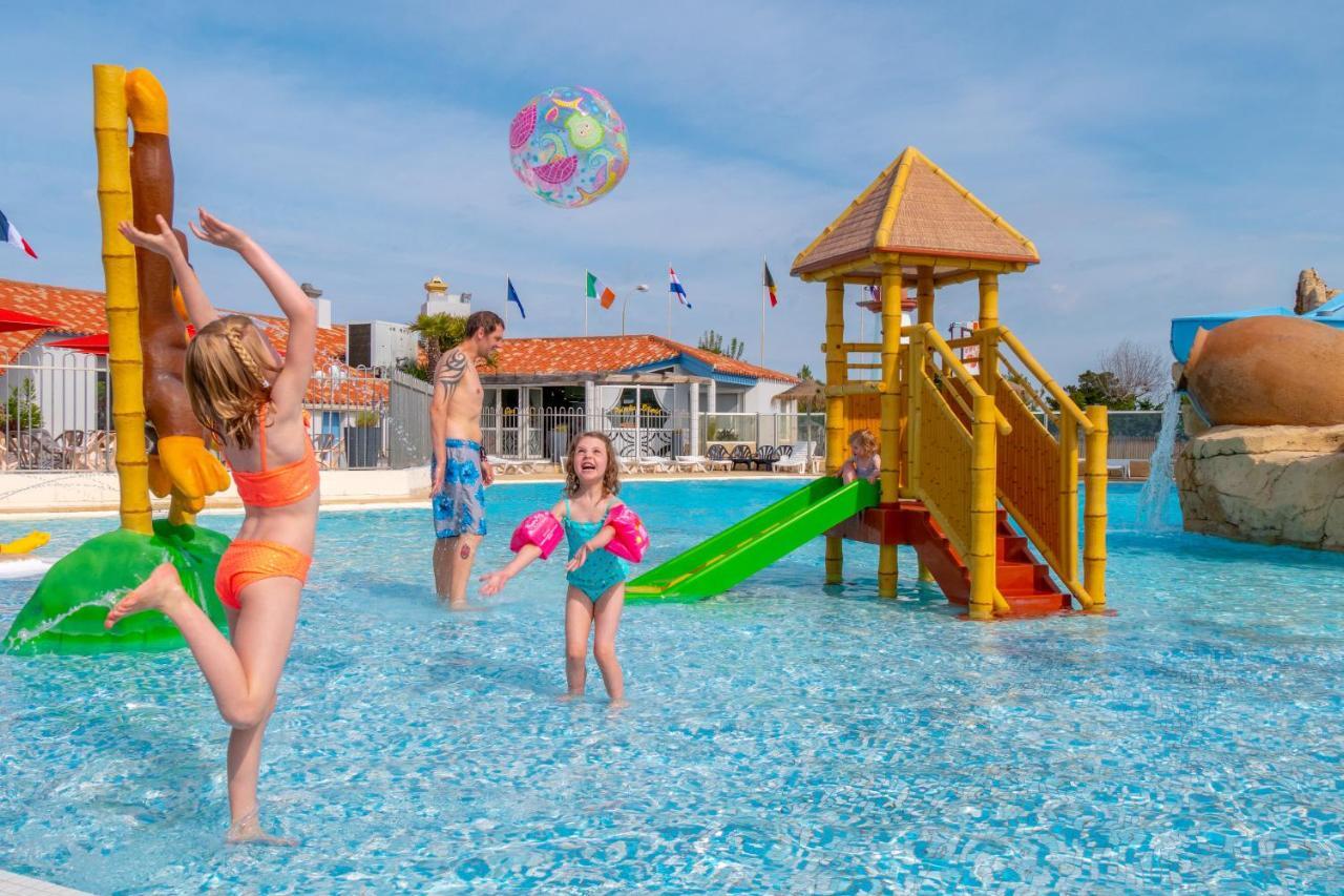 圣伊莱尔·德列 Camping Paradis Sol A Gogo酒店 外观 照片